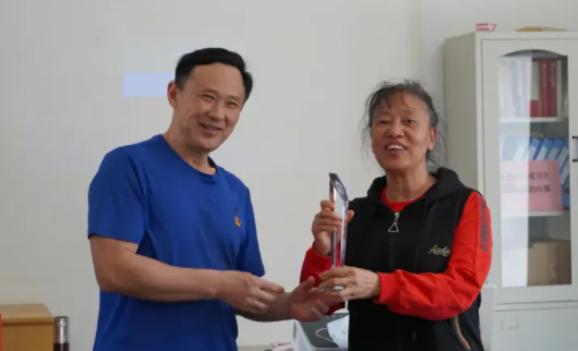 喜讯丨我院退休职工王佐英获“最美银发志愿者”表彰