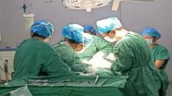 【医讯】我院普外科顺利完成首例神经监护仪监测下甲状腺癌根治术