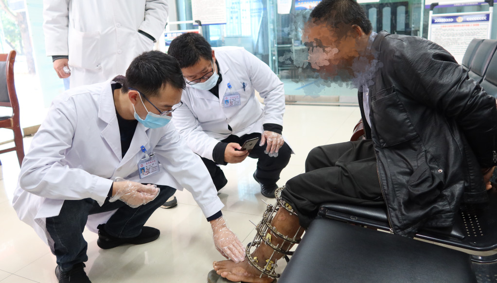 【医讯】彰显医院特色,百里救助见真情