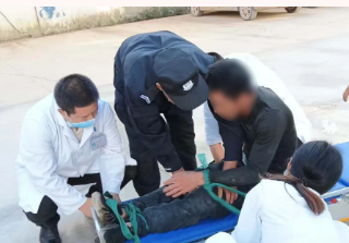 男子戒酒后未经受住酒精诱惑,精疾再度发作,医警协力应急处置