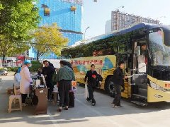 【无偿献血】党员带头当先锋，无偿献血暖人心